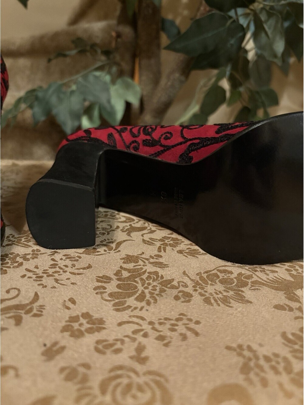 Vintage YSL Yves Saint Laurent Red Embroidery Black On Red Suede Heels Size 8.5 - Picture 10 of 13